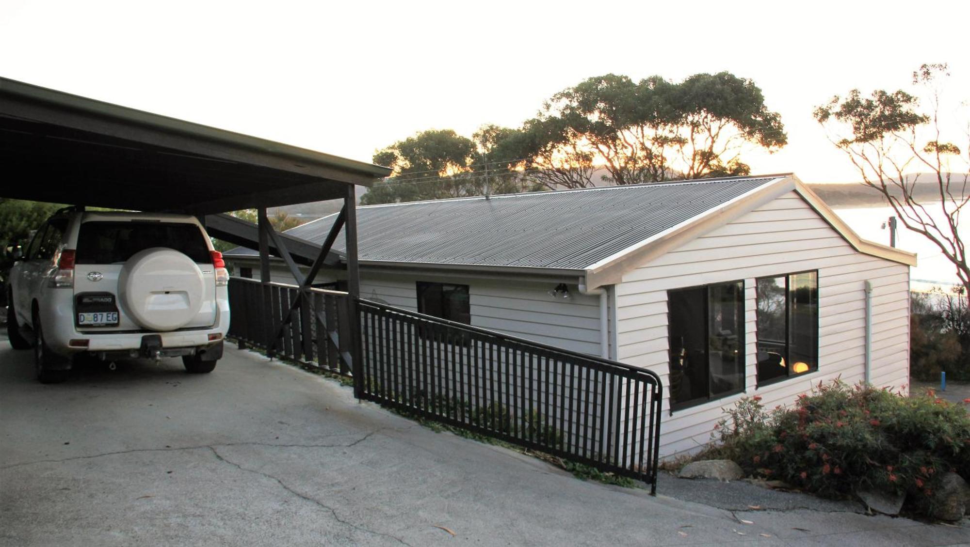 Kingfisher Cottage Beachfront At The Binalong Bay Buitenkant foto