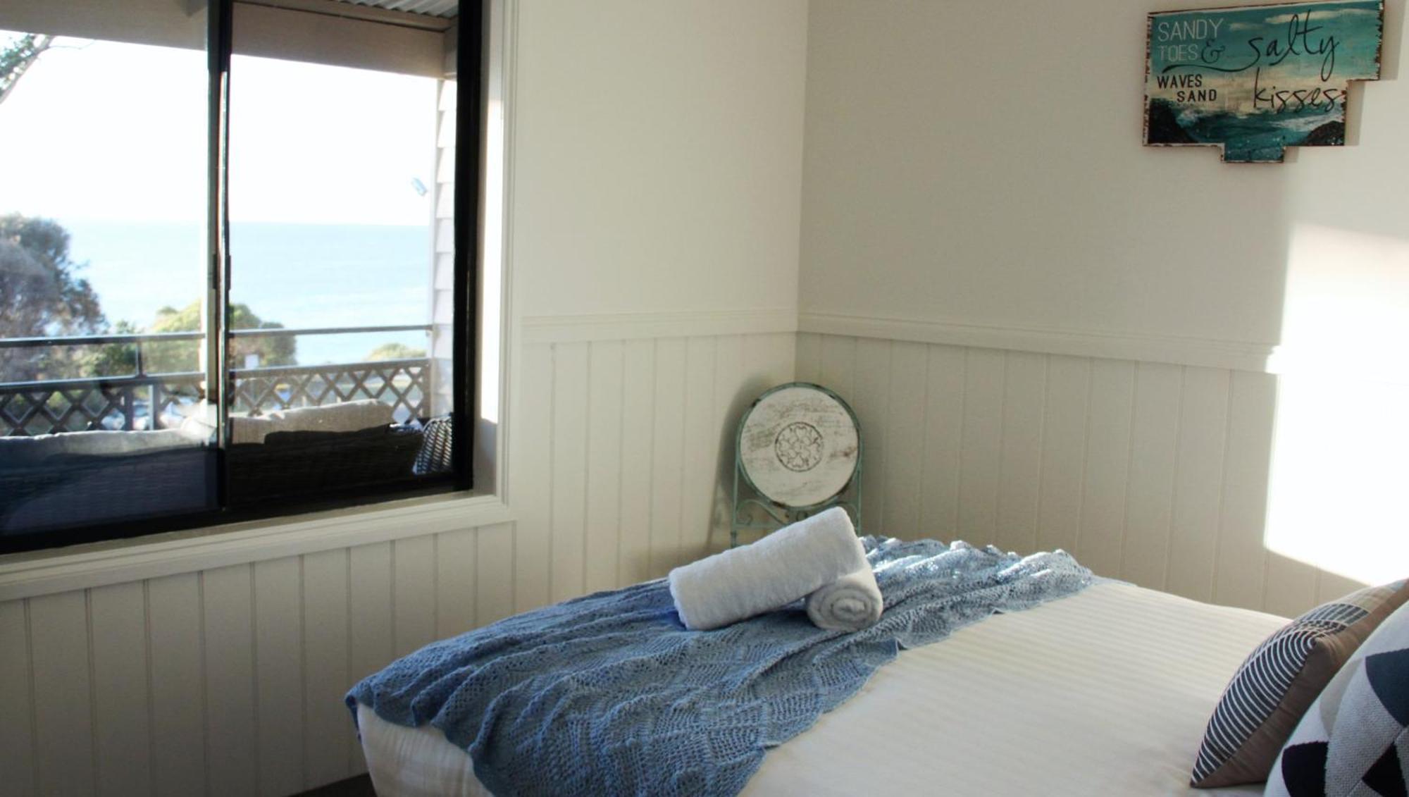 Kingfisher Cottage Beachfront At The Binalong Bay Buitenkant foto