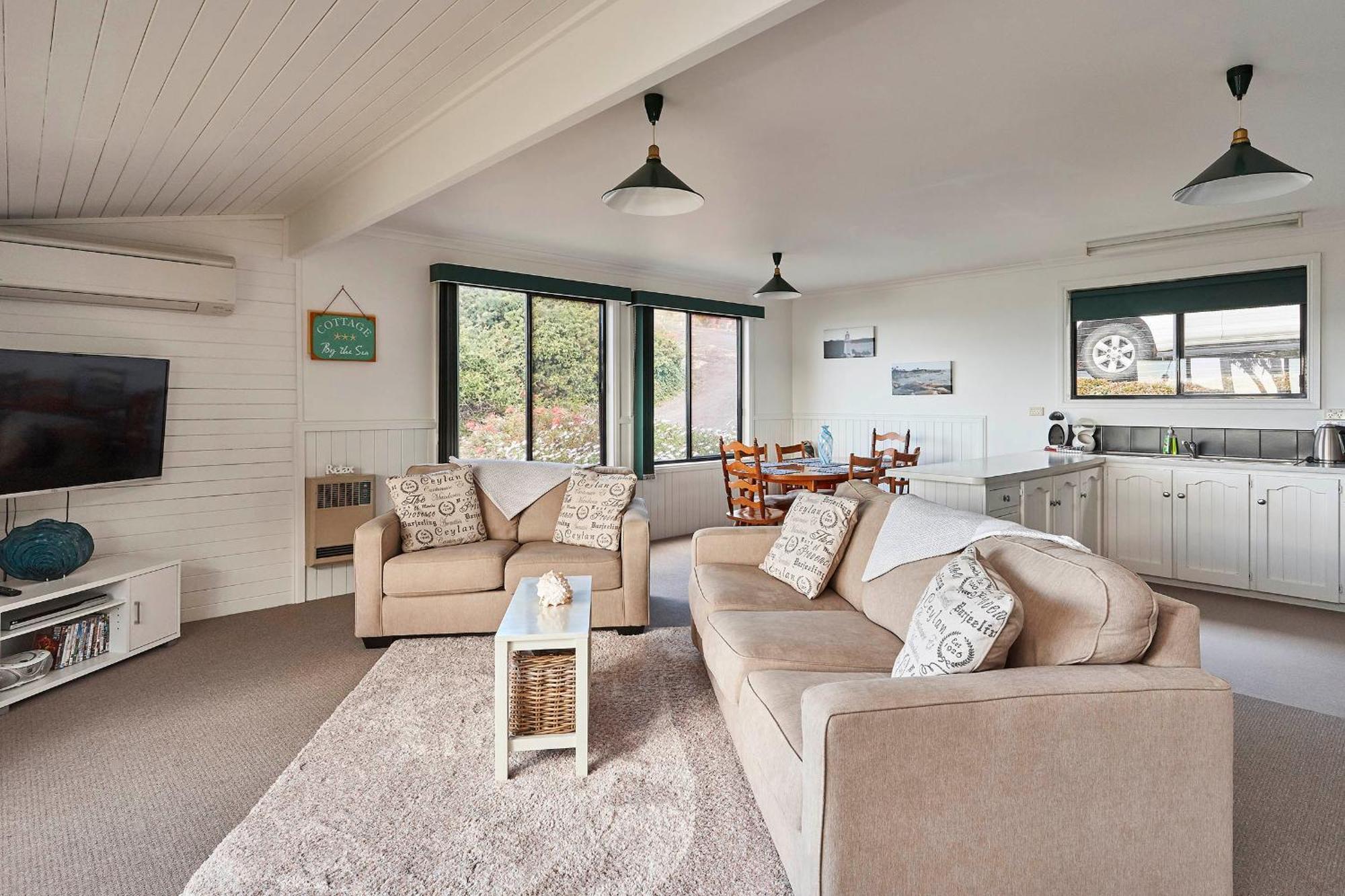 Kingfisher Cottage Beachfront At The Binalong Bay Buitenkant foto