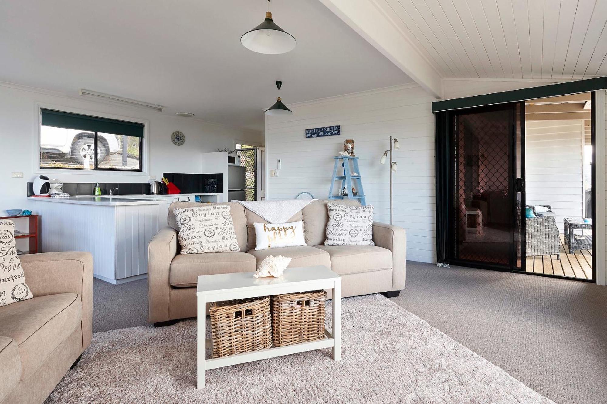 Kingfisher Cottage Beachfront At The Binalong Bay Buitenkant foto